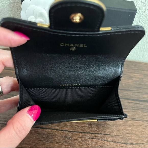 ❌SOLD❌CHANEL 2.55 Croc Embossed Lambskin Leather Flap Cardholder - Picture 6 of 9